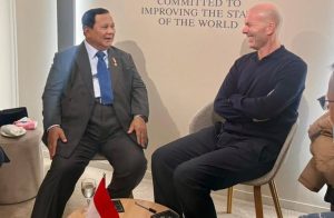 プラボウォ大統領がジダン氏とサッカー会談
