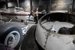 航空機解体パーツ、ネット販売で人気に