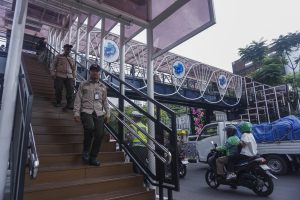 歩道橋の金属盗難相次ぐ　ジャカルタ州知事が対策指示