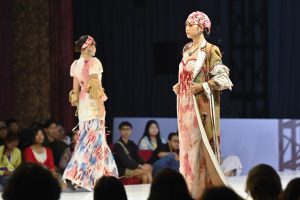 バリで多様性映すファッションショー
