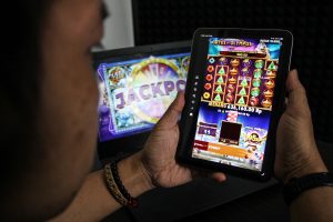 オンライン賭博の投稿200万件遮断