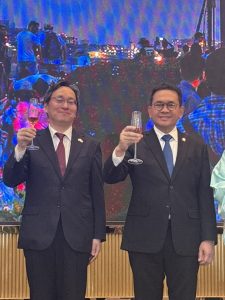 天皇誕生日の祝賀会ー来賓にブディ貿易相