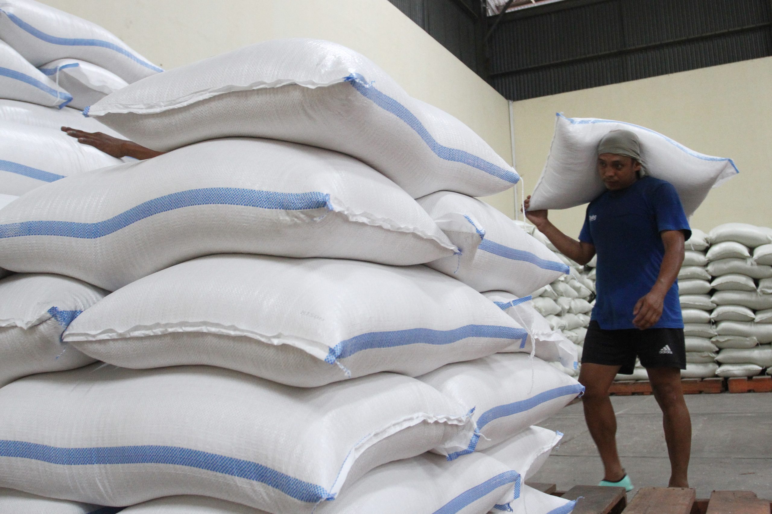 ブログ、備蓄分使い米100万トン輸出へ