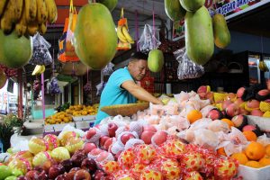 旧正月で果物急騰