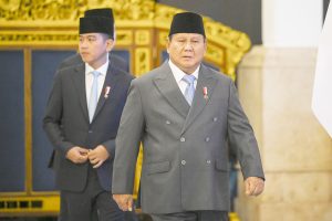 連載 グラブ・ＧｏＴｏ統合再燃 ㊤ー政府、市場秩序より雇用安定を優先　　　　　　　　　　　　　　　　　　　　　　　　　　　黄金株で支配権は確保か