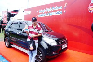 ダイハツ、北スラウェシで顧客表彰ー「テリオス」の長期オーナーに謝意