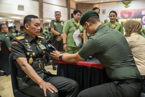 コストラド、創立65周年の献血