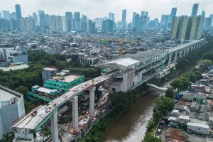 ジャカルタLRTの延伸進む