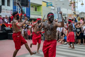 多宗教の文化パレード