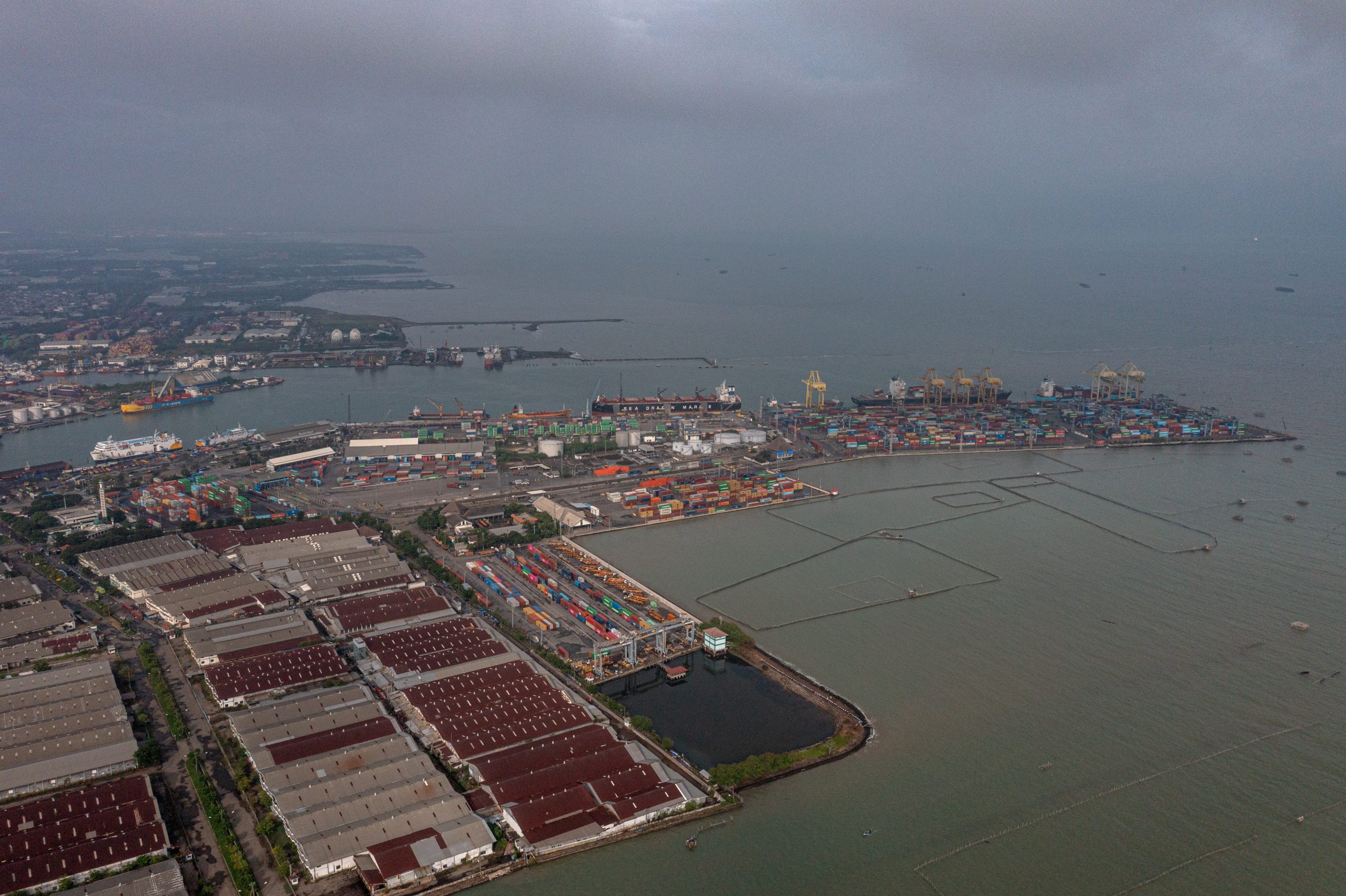 北ジャワ巨大防潮堤、交通や再生エネに活用へ