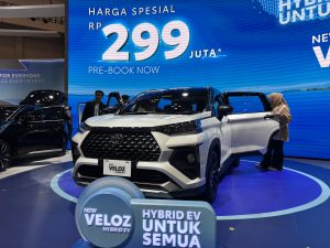 トヨタ、低価格の新型ＨＶを初披露ー勢い増す中国メーカーに対抗