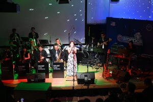 米文化センターで初公演ーギャラクシー ビッグバンド「ギャラクシー」　260人がジャズに酔う