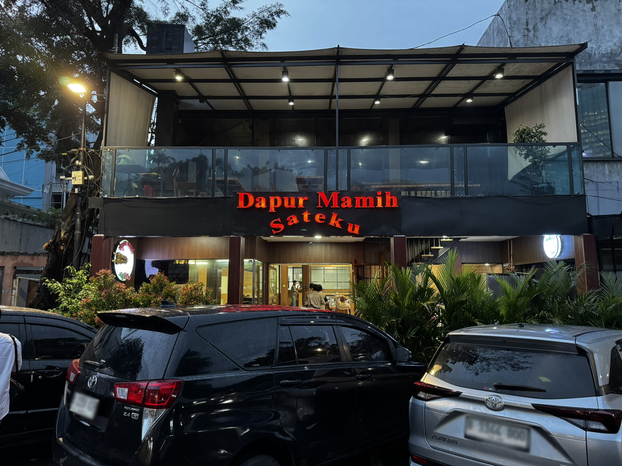 インドネシア産羊を味わい尽くせ！ー羊のサテが絶品の「Dapur Mamih Sateku」