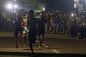 公道で若者の「更生レース」