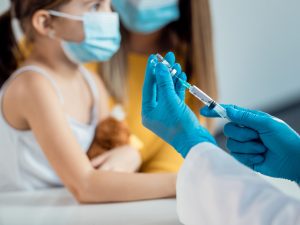 はしか流行でワクチン接種「95％目標」