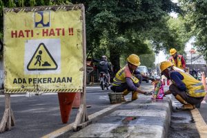 帰省ラッシュ前に国道整備