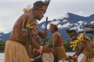 パプア舞踊、祭を前に撮影会