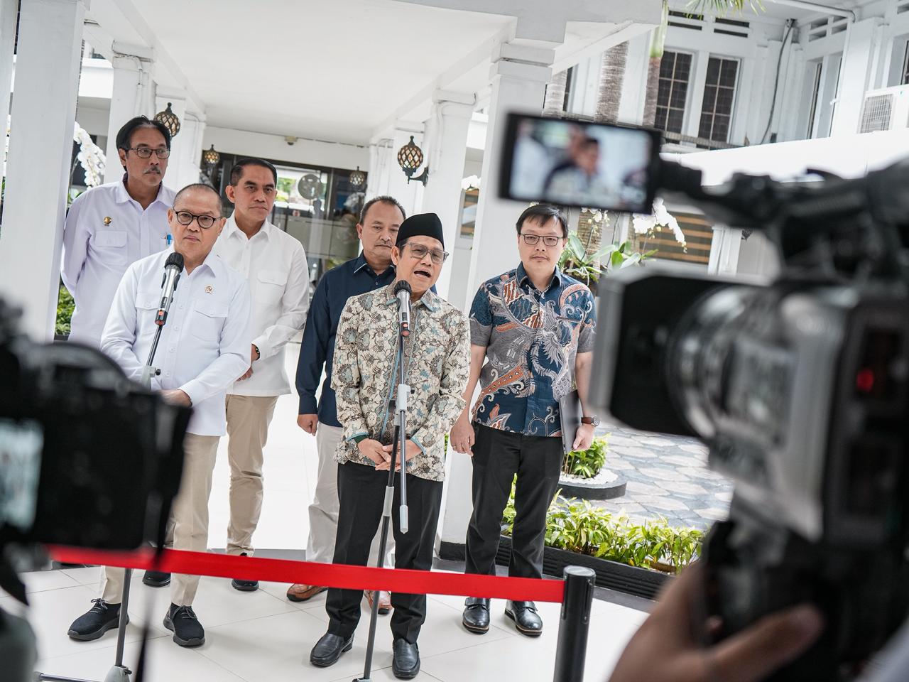 技能労働者最大50万人、4月から海外派遣ー外貨獲得と雇用対策、日独などと調整