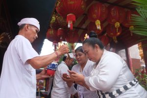 バリの衣装で元宵節