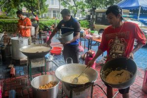 ラマダン中の洪水、被災者を支援