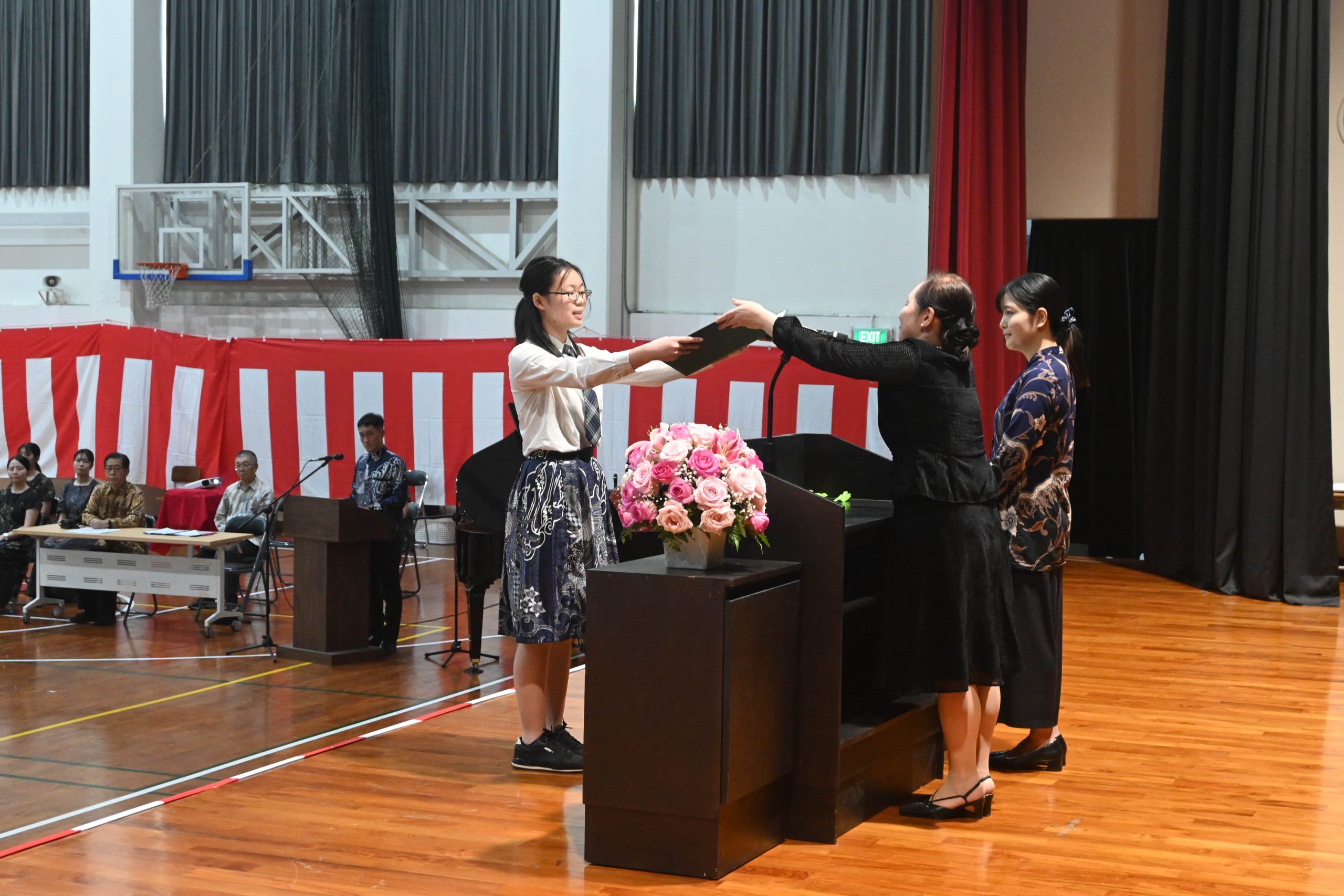 「今日は旅立ちの日」ーチカラン日本人学校から43人が卒業