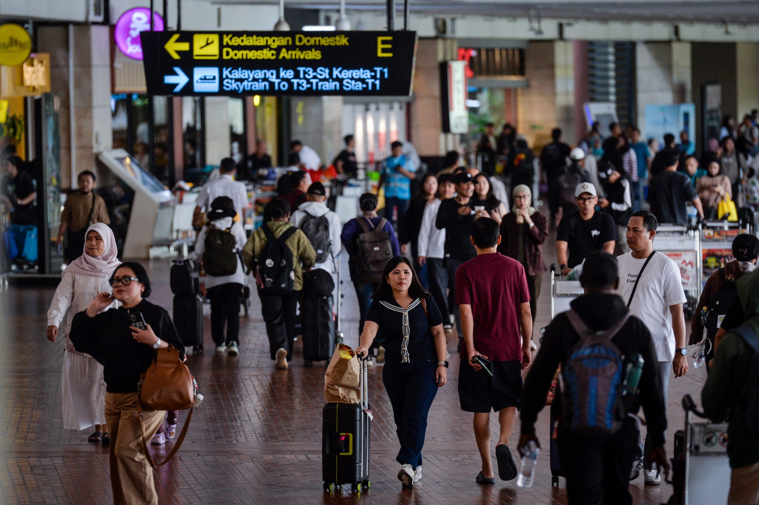 スカルノ・ハッタ空港で天井崩落