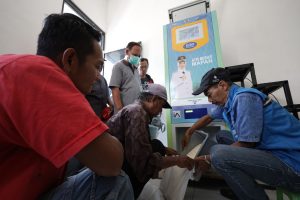 「コメATM」で家計支援