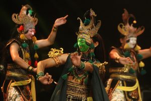 意志受け継ぐ「マラン仮面」