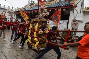 スマランの寺院で創建160年祝う
