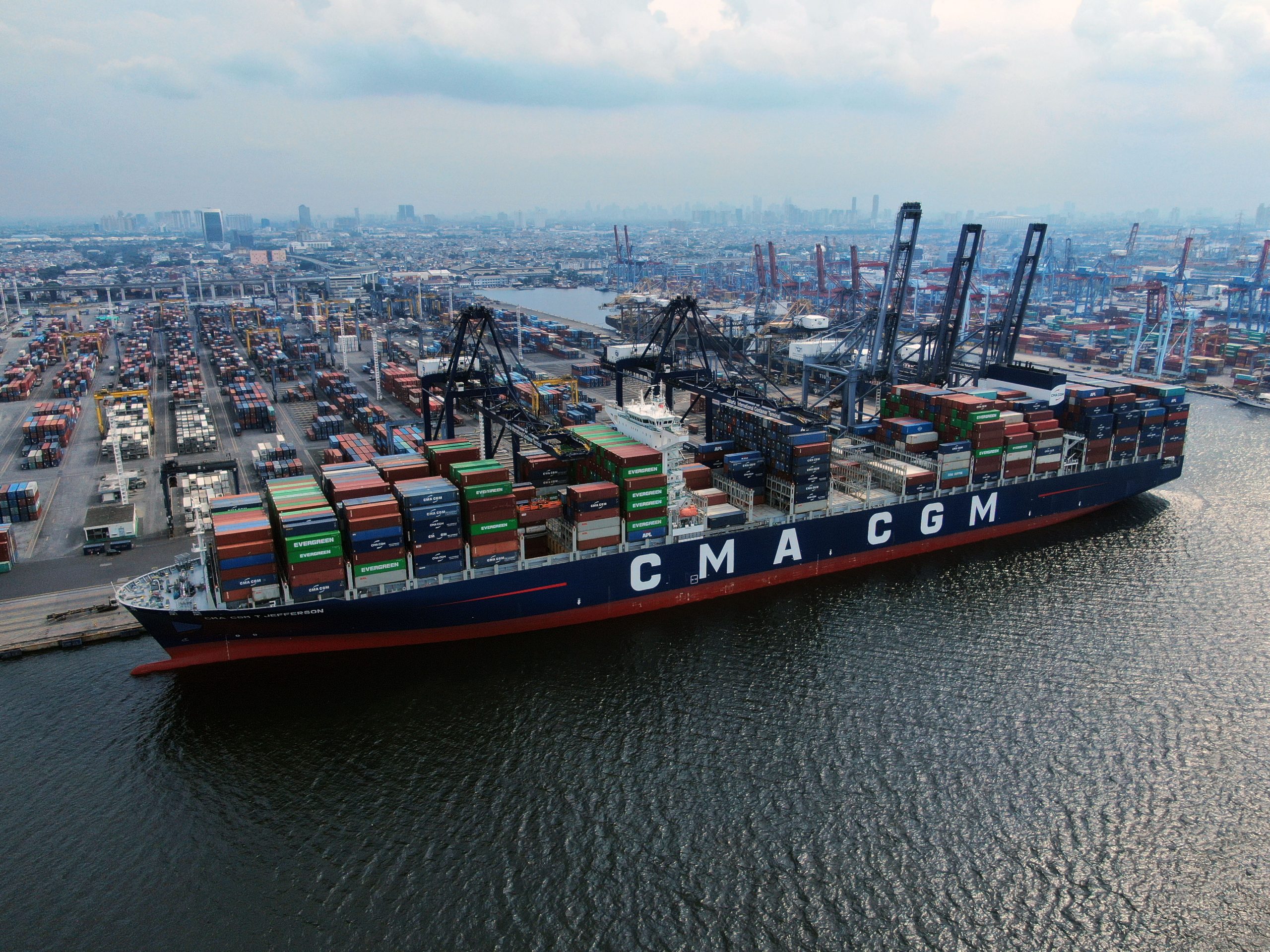 IMFがインドネシアの成長予測引き下げ