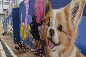 バタムで国境の壁画祭