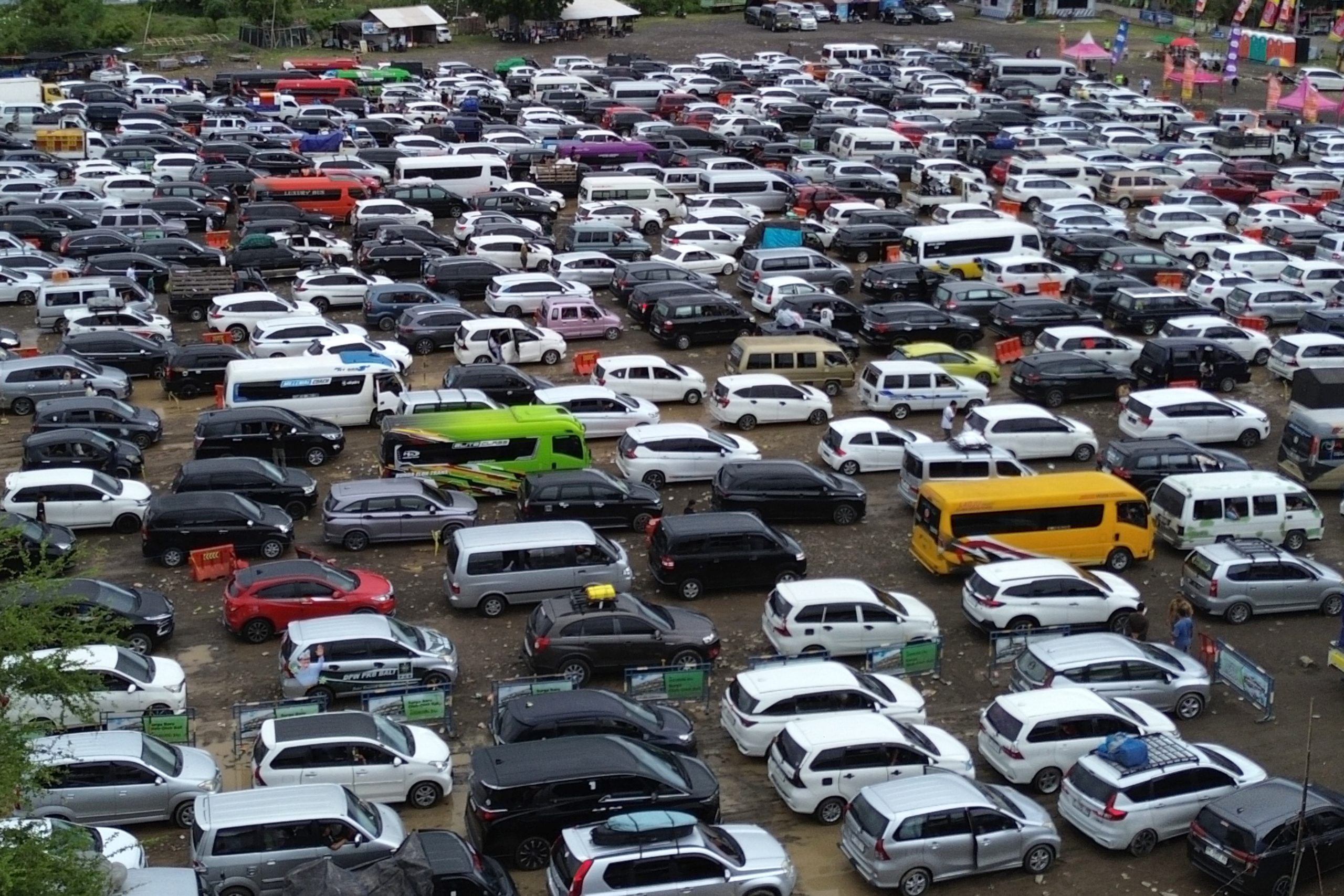 バリ州知事、進展なしの有料道に批判