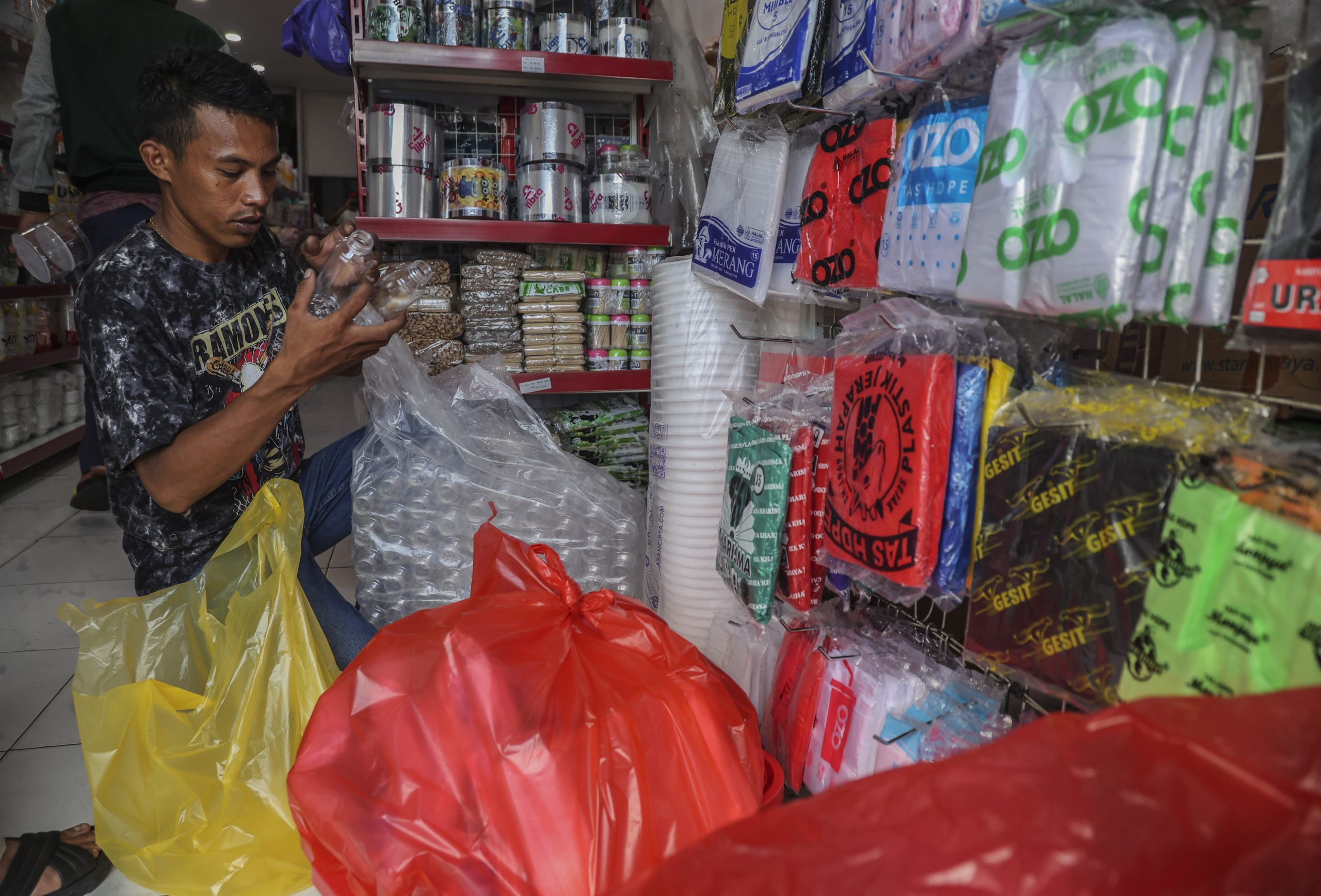 ナフサ輸入先を中東から米印などに切り替え