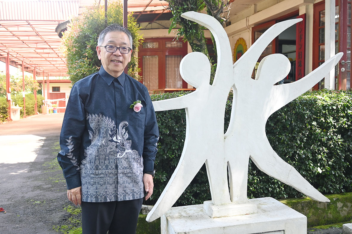 教職最後の恩返しにーＢＪＳに宮邉淳一校長が着任