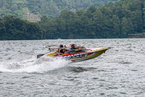 観光ボートの監視強化