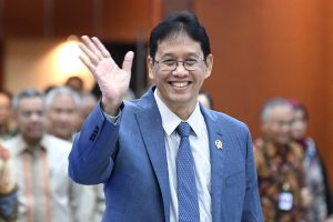 株安・ルピア安、財務相「短期的」