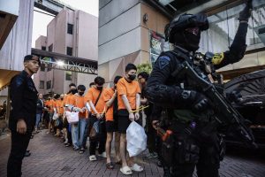 外国人320人を移送ー西ジャカルタでオンライン賭博の拠点摘発