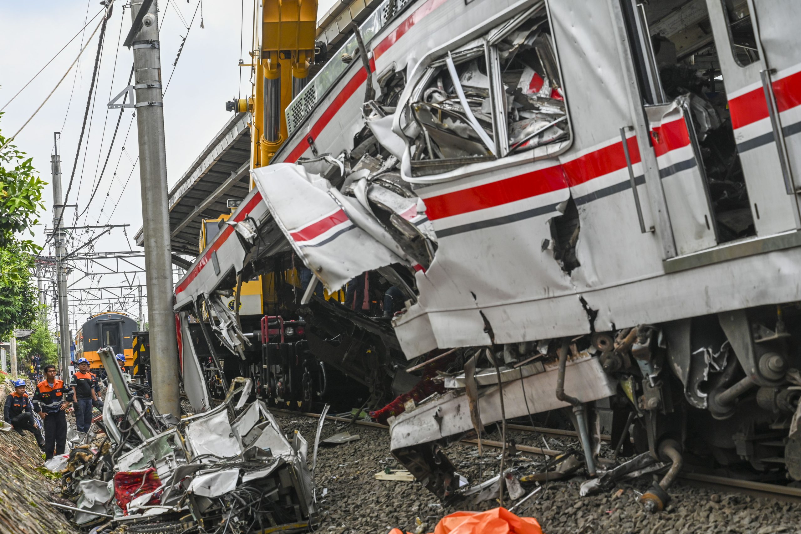 東ブカシ列車衝突、信号にトラブルか