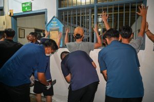 刑務所で持ち物一斉検査