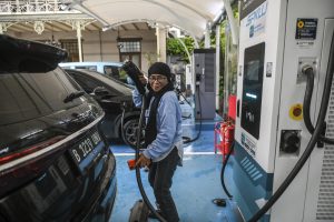 ＥＶ電池に1210億ドルの投資機会