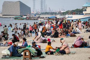 ３日間、ビーチなど無料開放