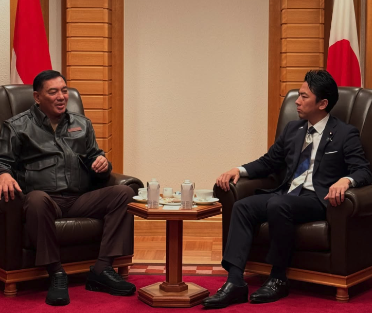 海自護衛艦輸出で議論入りー小泉・シャフリィ氏会談で連携確認