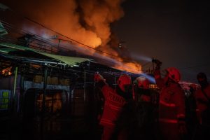 クマヨランで大規模火災
