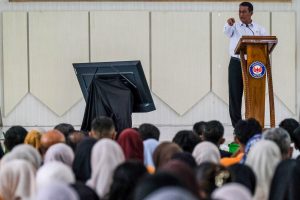 アムラン農相が大学で講演