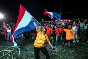 オランダ大勝に市民歓喜