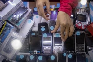携帯2Gサービス、年内終了