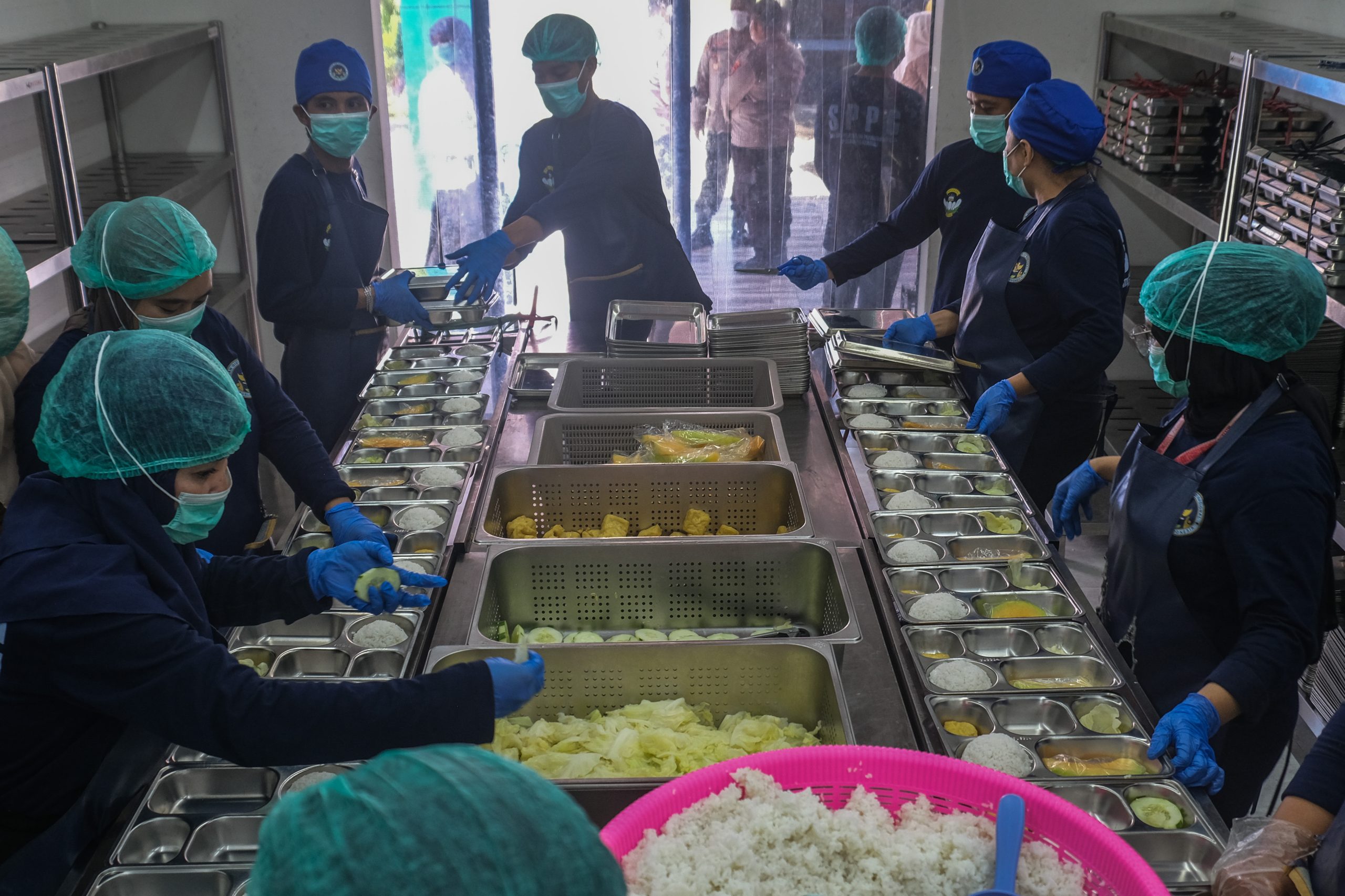 ＢＧＮ、給食受給者を精査へ
