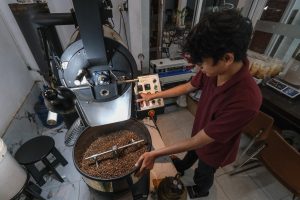 コーヒー焙煎の認証制度強化