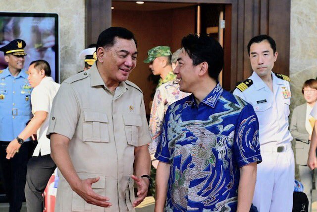 搭乗直前までシャフリィ氏と協議ー強行日程にインドネシア側の思惑も