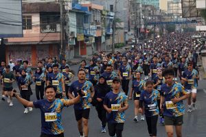 記念マラソンに多くのランナー